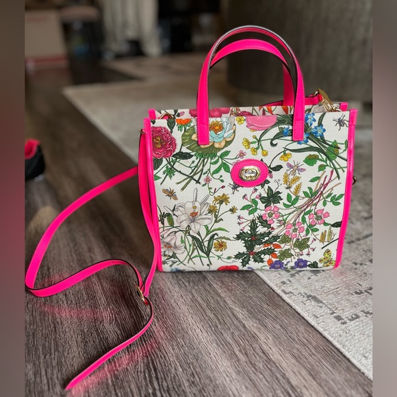Gucci Handbags - Gucci Floral Handbag